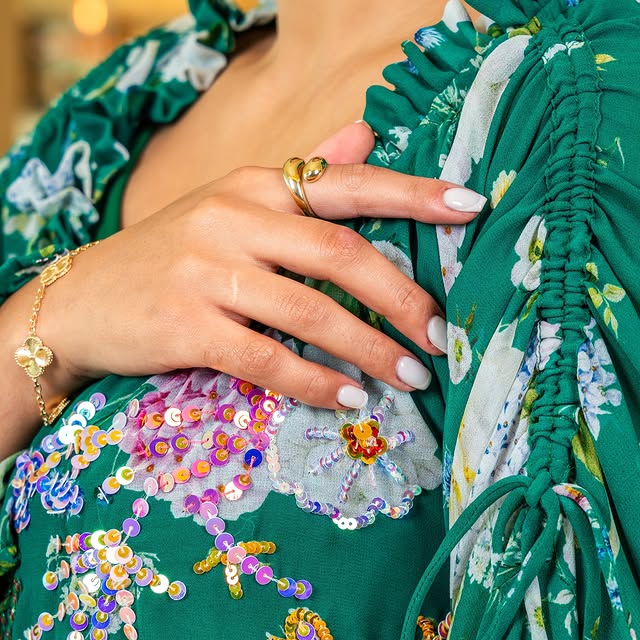Radiant green chiffon dress - Image 2